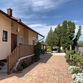 Anikó Nyaralóház, 1 apartman 6 férőhely