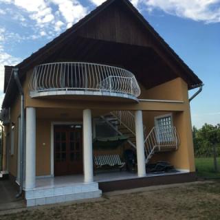 Hévízi Fecske Fészek Vendégház, 1 apartman 14 férőhely