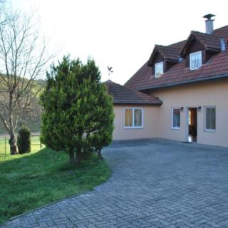 Kisberényi Menedék, 5 szoba 12 férőhely