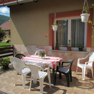 Béres Panorámás Nyaralóház, 2 szoba 5 férőhely