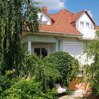 Flóra Vendégház, 2 apartman 13 férőhely