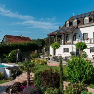 Katzer Villa, 8 szoba 16 férőhely