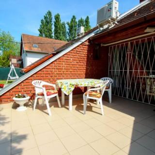 103 Ikerfél Nyaraló, 3 szoba 6 férőhely