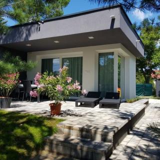 Sarlott Apartman, 2 apartman 10 férőhely