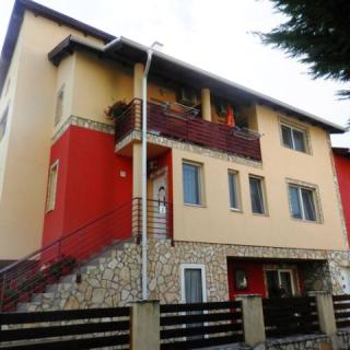 Veronika Villa, 8 apartman 16 férőhely