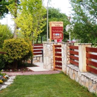 Veronika Villa, 8 apartman 16 férőhely