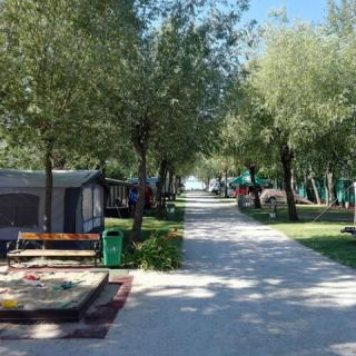 Eldorádó Fogadó, 14 szoba 30 férőhely