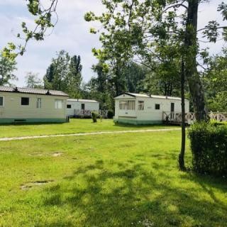 Napsugár Club és Panzió, 65 apartman 260 férőhely