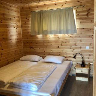 Napsugár Club és Panzió, 65 apartman 260 férőhely
