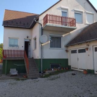 Edit Üdülőház, 6 szoba 13 férőhely