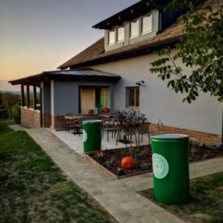 A Zöld Ajtós Ház, 3 szoba 8 férőhely