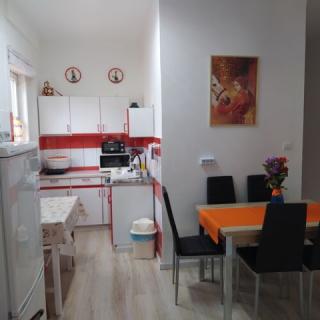Leander Apartman, 1 apartman 8 férőhely