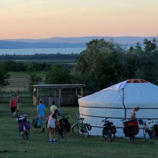 Dharma Mentett Állatok Kertje Bungalók Farmping, 9 faház 18 férőhely
