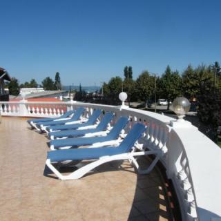 Y Panzió, 14 szoba 28 férőhely