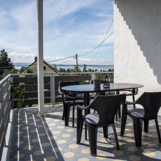 Víkend Apartmanok, 4 apartman 8 férőhely