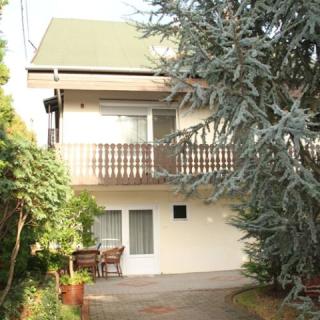 Tünde Apartmanok, 2 apartman 10 férőhely