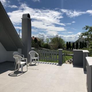 Verandás Nyaralóház, 5 szoba 8 férőhely