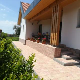 Edina Vendégház, 5 apartman 16 férőhely