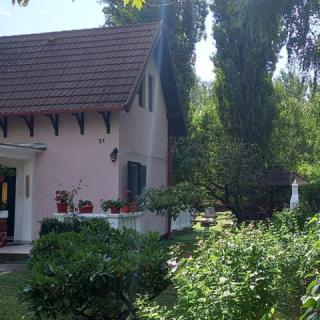 Holdviola Nyaralóház, 4 szoba 6 férőhely