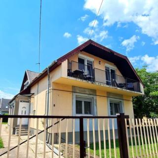 Nap-Hold Apartman, 1 apartman 6 férőhely