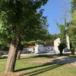 Kinizsi Udvar Apartmanok, 22 apartman 75 férőhely