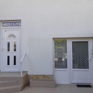 Golden Beach Apartments, 4 apartman 16 férőhely