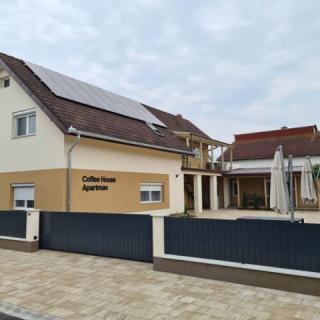 Coffee House Apartman, 5 apartman 19 férőhely