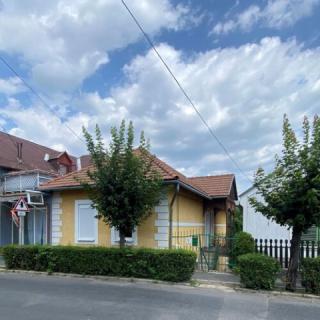 B4 Apartman, 3 apartman 16 férőhely