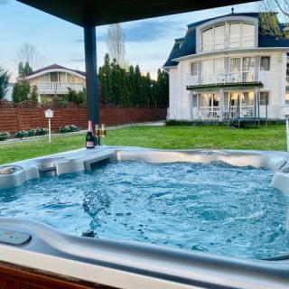 Villa My Lake, 23 szoba 56 férőhely