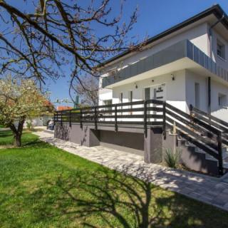 Nyaraló24 Gye33, 3 apartman 8 férőhely