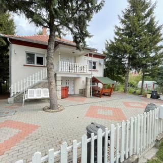 Hunyadi Nyaraló, 5 szoba 10 férőhely