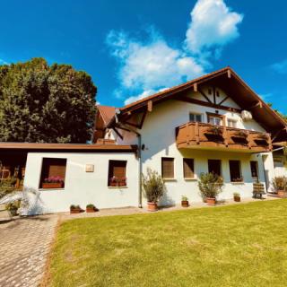 Sommer Panzió, 12 szoba 34 férőhely