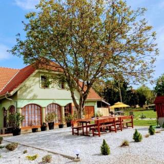 Gold Vendégház, 3 apartman 10 férőhely