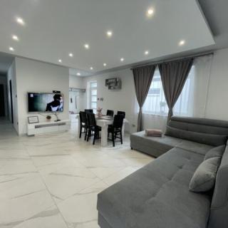 Roni Apartmanok, 2 apartman 12 férőhely