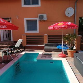 Gyula Apartman, 2 apartman 8 férőhely