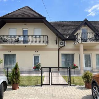 Villa Balifornia, 6 apartman 23 férőhely