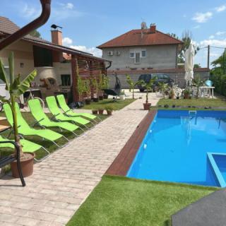 Villa Balifornia, 6 apartman 23 férőhely