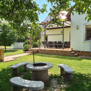 Lili Apartmanház, 1 apartman 16 férőhely