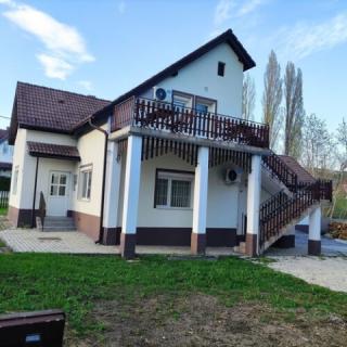Gyöngyike Apartmanház, 3 apartman 16 férőhely