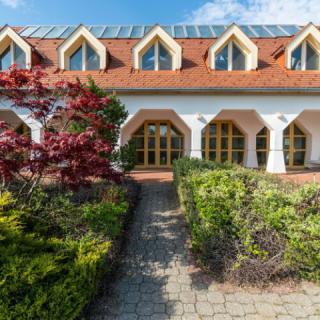 Global Apartmanház, 11 szoba 42 férőhely