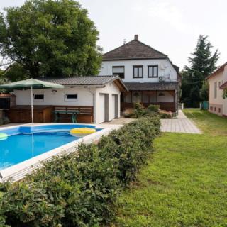 Kerti Klímás Apartman, 1 apartman 10 férőhely