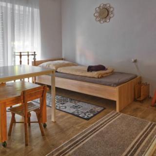 Almádi 64 Üdülőház, 3 szoba 4 férőhely