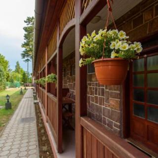 BL Garden Panzió, 15 szoba 42 férőhely