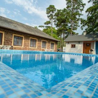 BL Garden Panzió, 15 szoba 42 férőhely