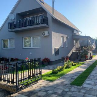 Csepreghy Vendégházak, 3 apartman 12 férőhely