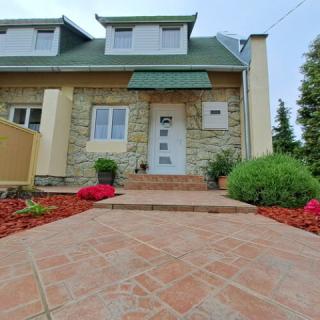 Molly Apartman, 1 apartman 5 férőhely