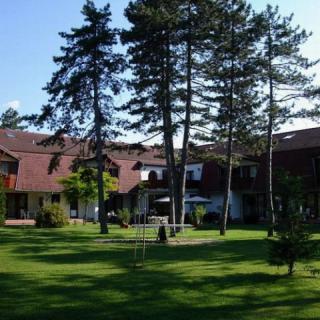 Hotel Kentaur, 35 szoba 90 férőhely