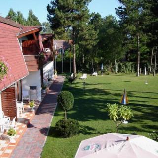 Hotel Kentaur, 35 szoba 90 férőhely