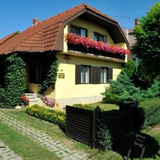 Betti Apartman, 4 apartman 8 férőhely