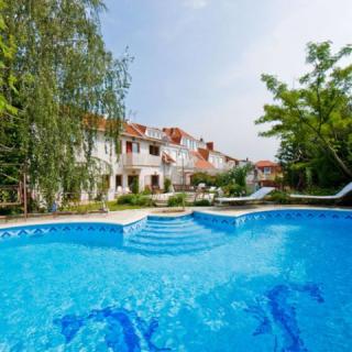 Anikó Apartman, 13 szoba 35 férőhely